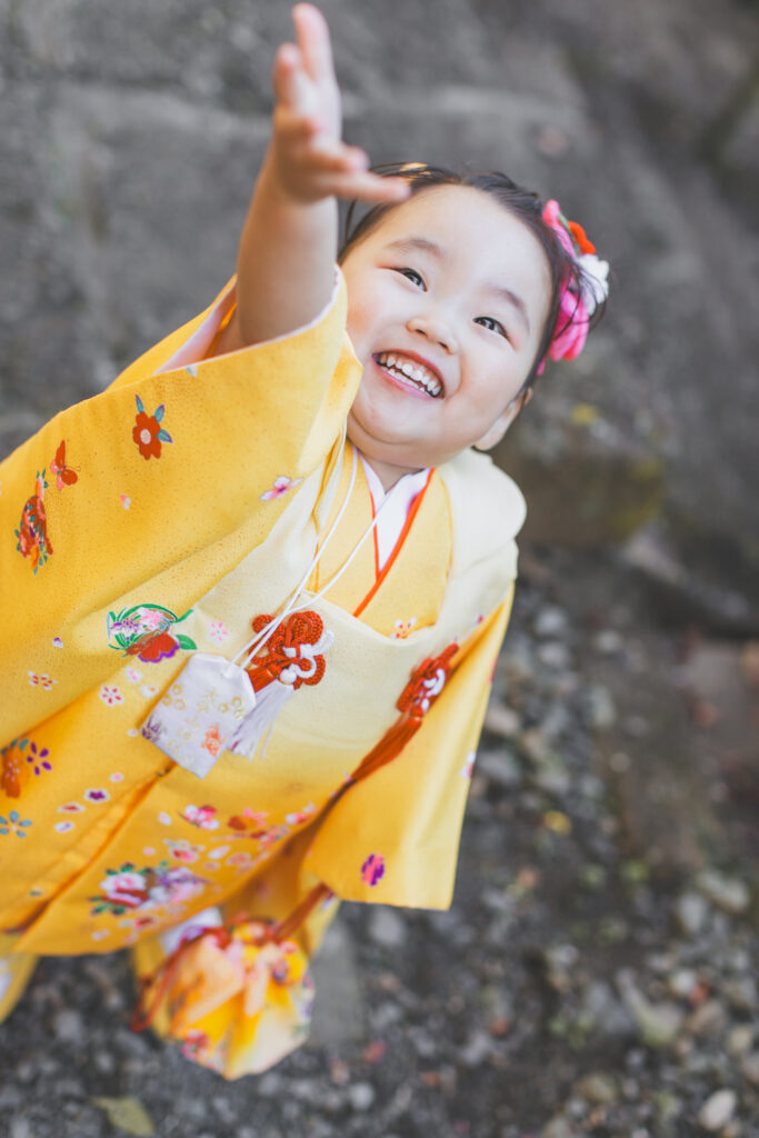 3歳女の子の七五三着物姿（栃木市太平山神社でロケーション撮影）