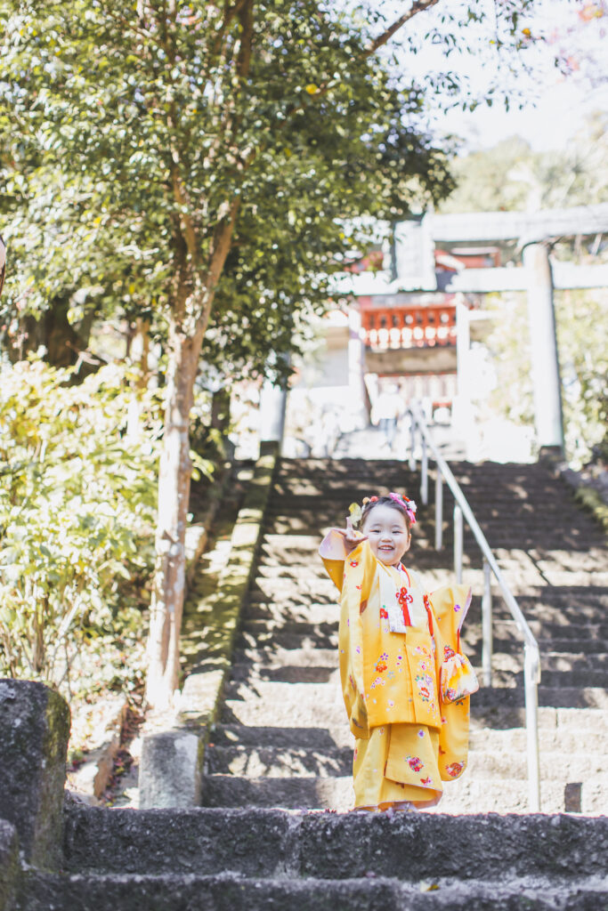 3歳女の子の七五三着物姿(栃木市太平山神社でロケーション撮影)