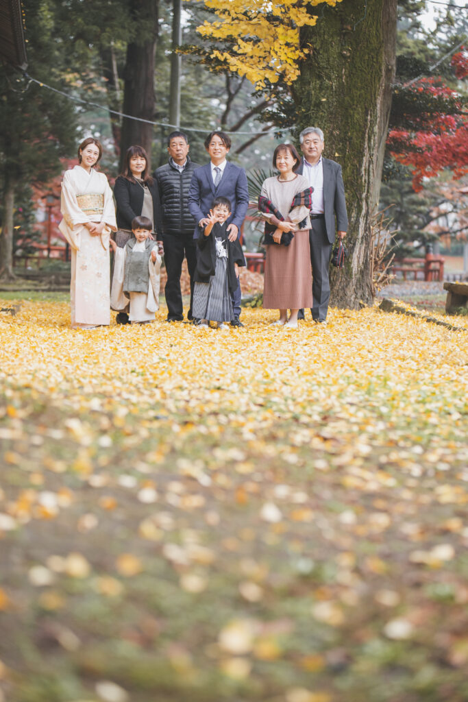 間々田八幡宮で七五三撮影する3歳と5歳の兄弟｜栃木県小山市フォトスタジオトップ