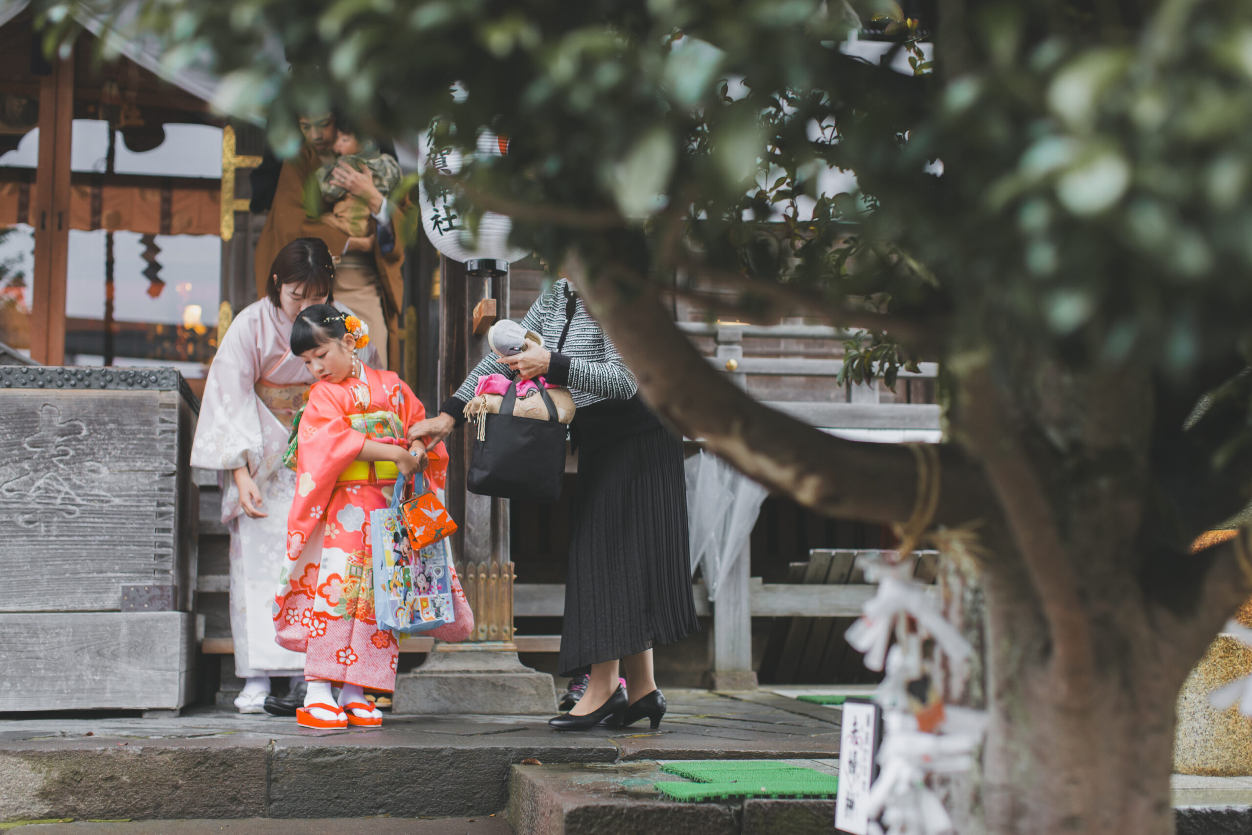 雨の中で撮影した健田須賀神社の七五三写真
