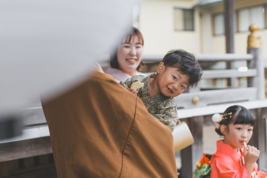 雨の中で撮影した健田須賀神社の七五三写真