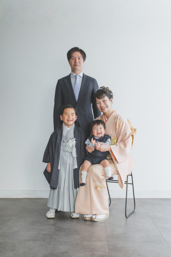 家族4人での記念写真 写真館 小山市