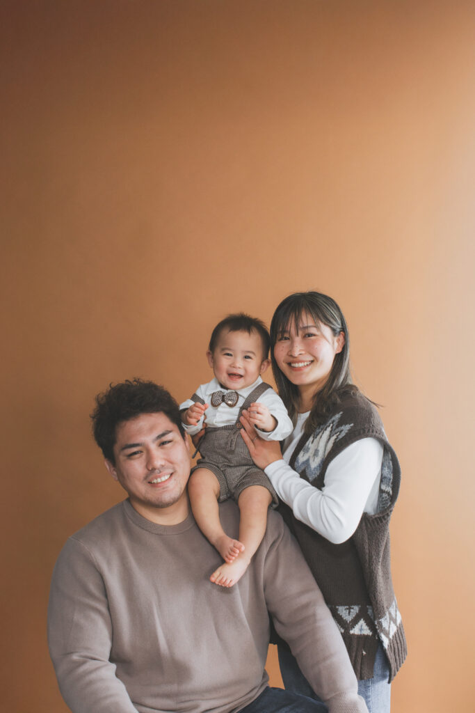 フォトスタジオで撮影した1歳男の子の記念写真