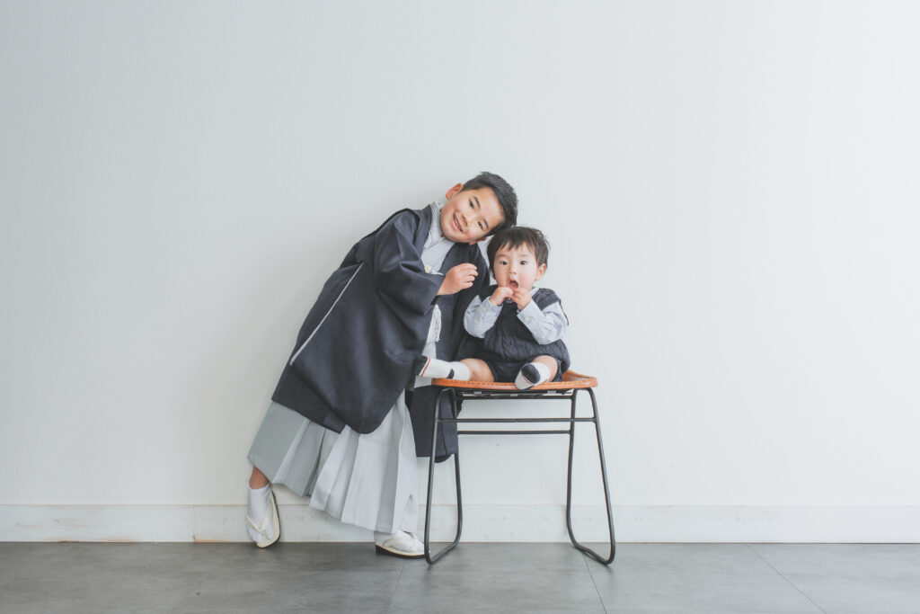 5歳七五三男の子と1歳男の子の兄弟写真