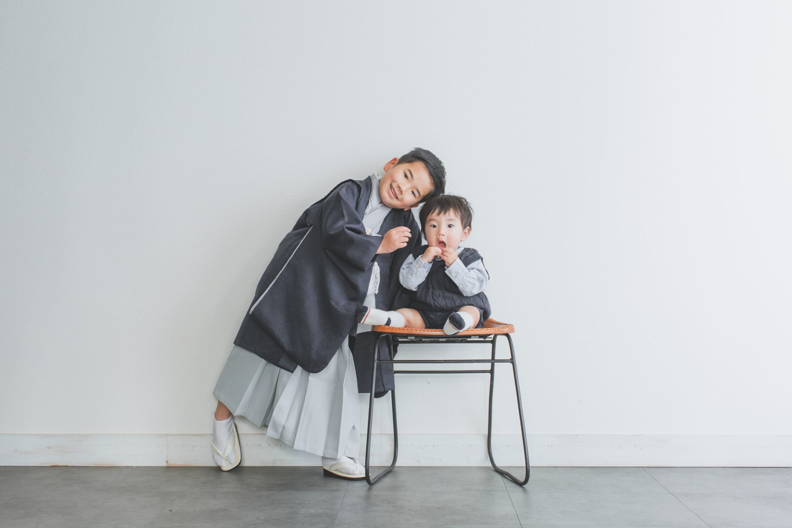 5歳七五三男の子と1歳男の子の兄弟写真