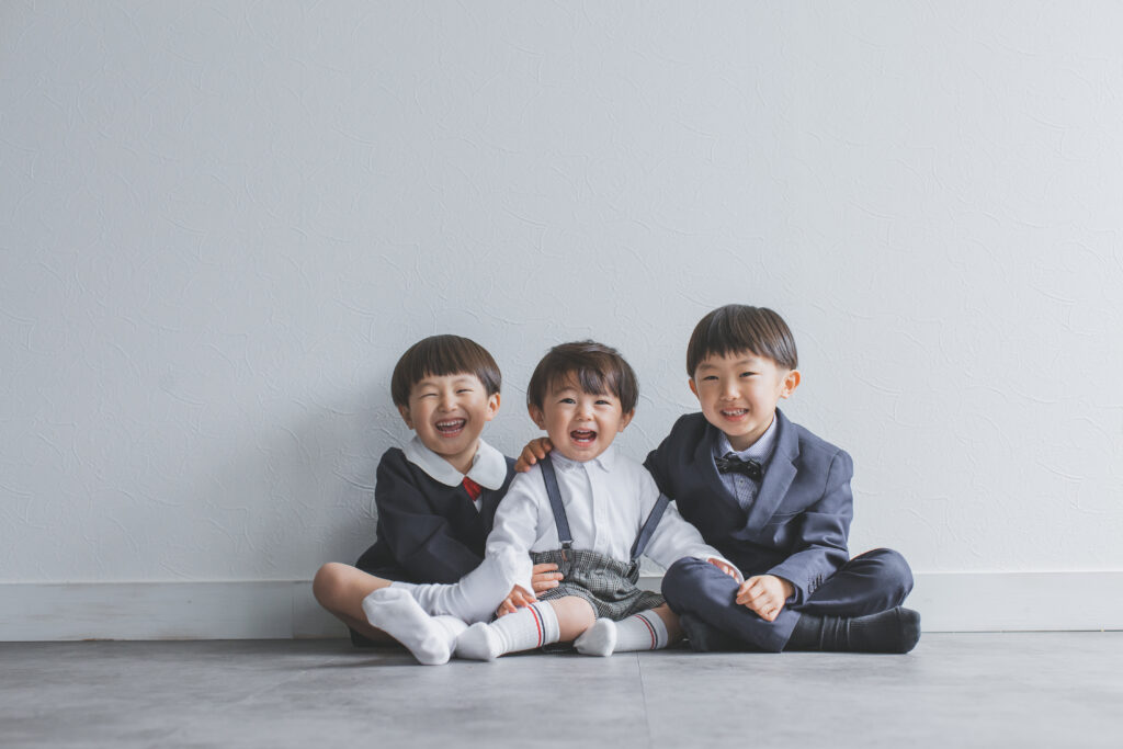 3兄弟で撮影した入学入園記念フォト