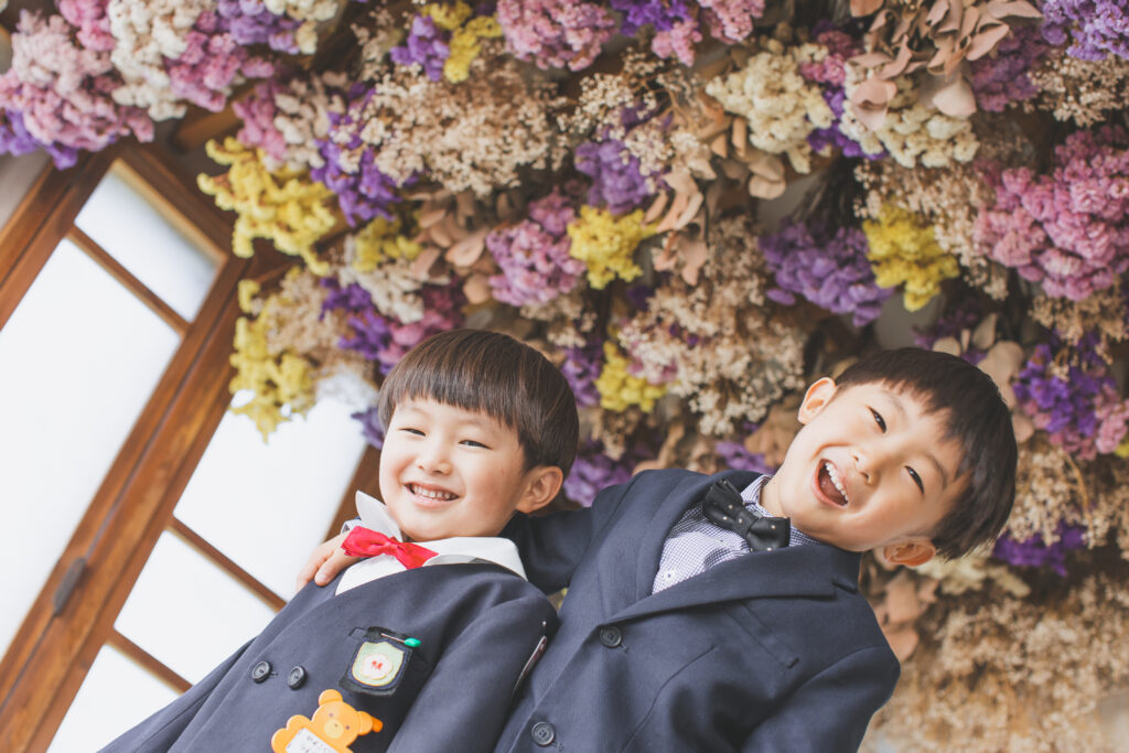 兄弟の自然な写真