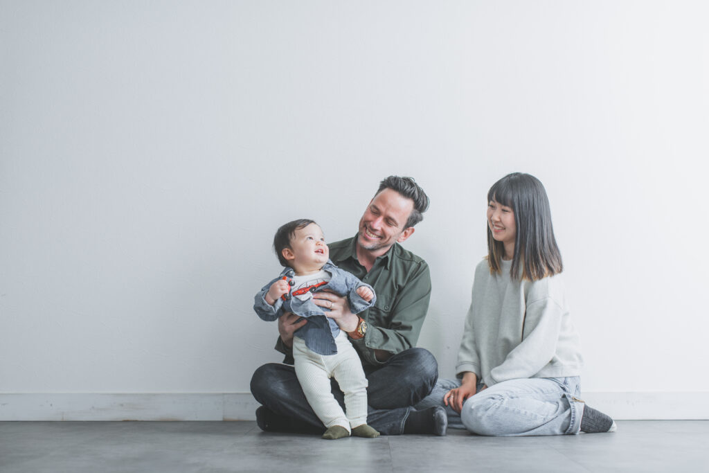 家族3人の誕生日写真