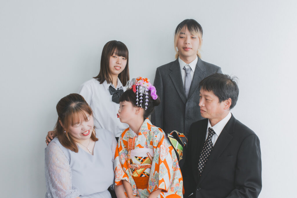 家族での七五三記念写真