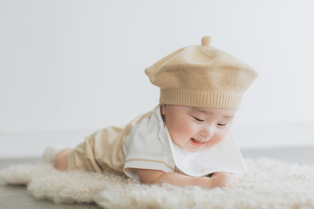 写真スタジオでの赤ちゃん撮影