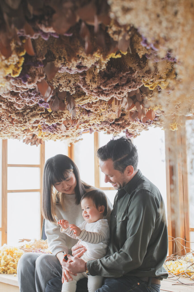 家族3人の誕生日写真