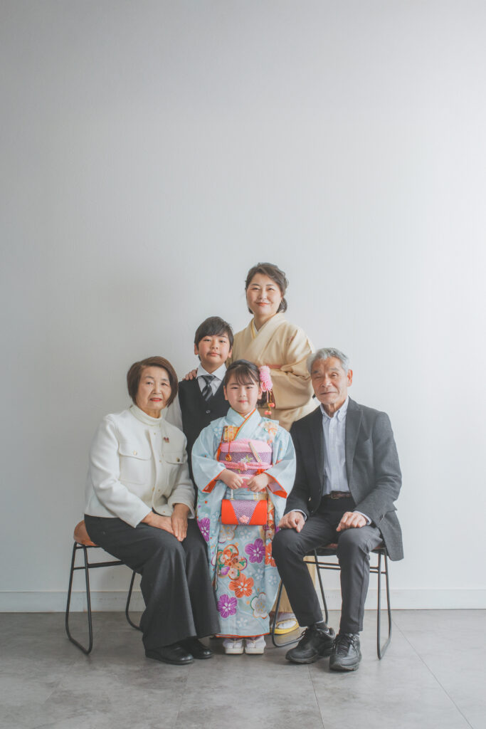 家族での七五三記念写真