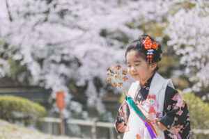 桜と3歳七五三写真