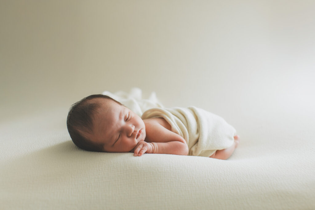 ニューボーンフォトの赤ちゃん写真