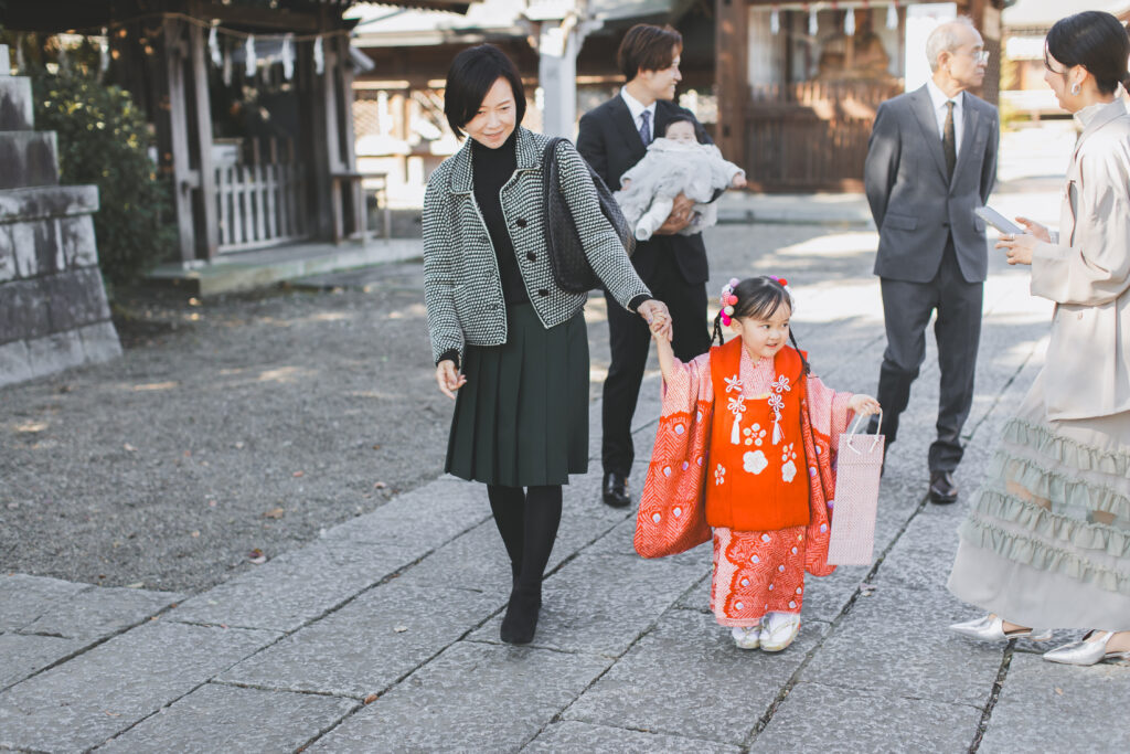 七五三着物姿の女の子