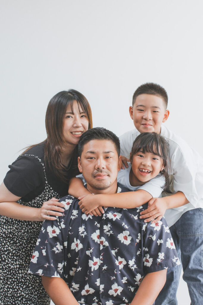 フォトスタジオでの家族撮影