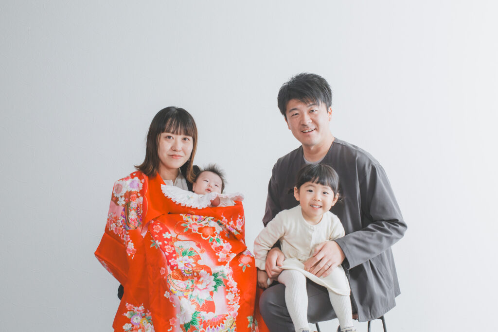 家族でのお宮参り記念写真