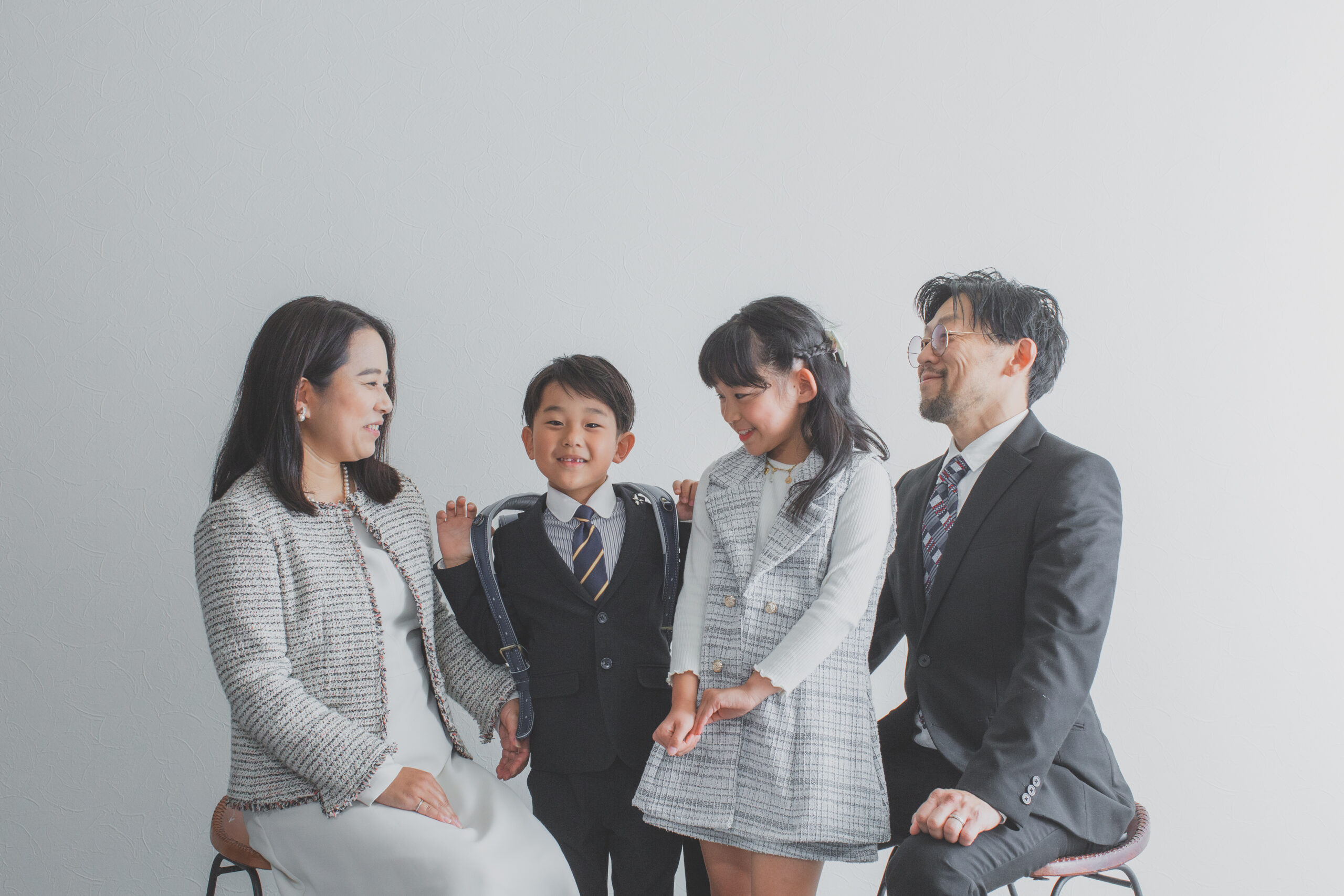 家族での入学記念写真
