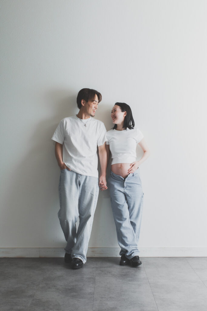 マタニティフォトの夫婦写真