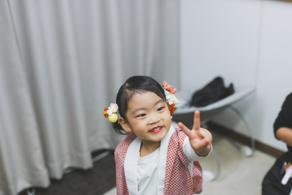 アンティーク着物を着た3歳七五三