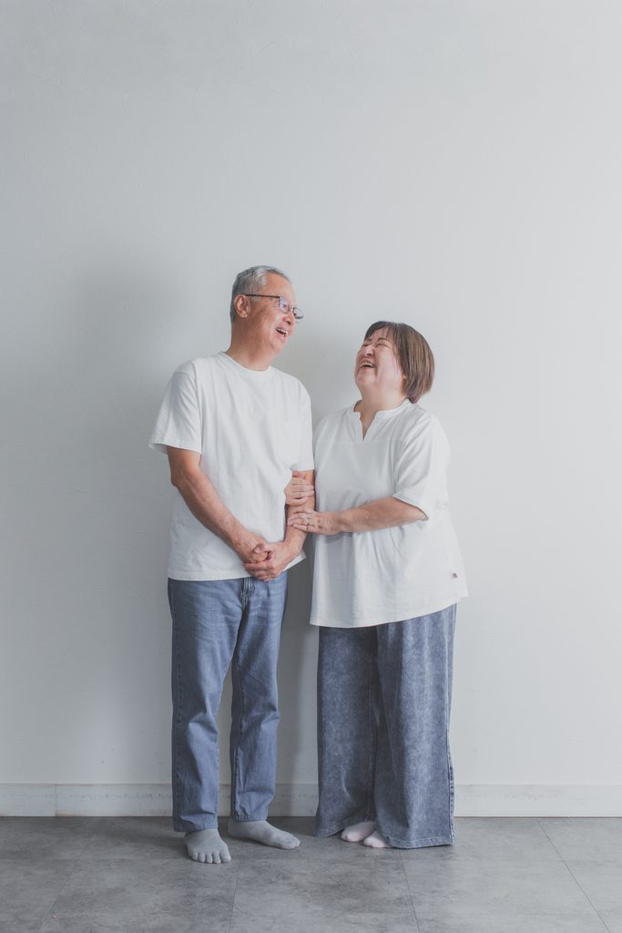 長年連れ添った夫婦の記念写真