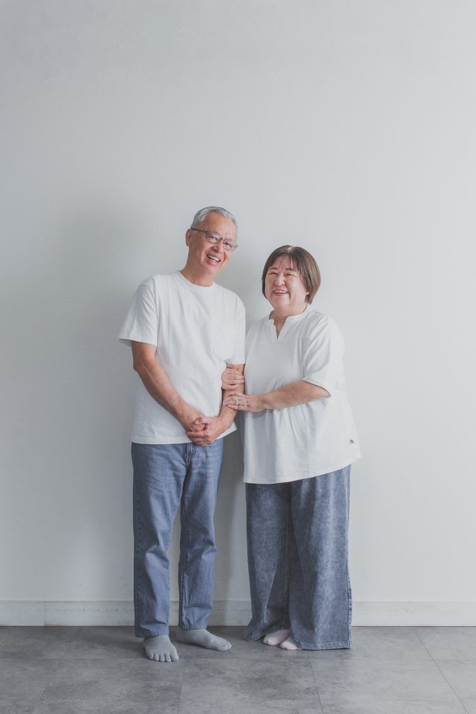 長年連れ添った夫婦の記念写真