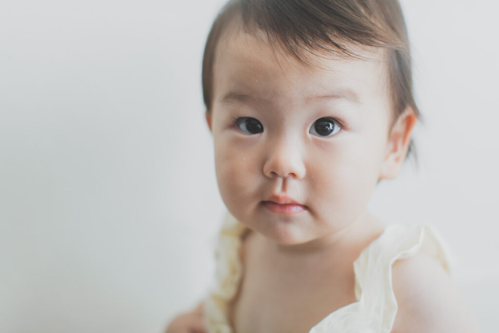 1歳女の子の誕生日記念写真
